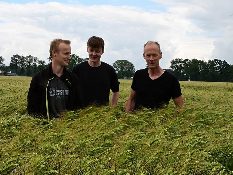 En dat we ook vroeger kunnen oogsten komt ons heel goed uit voor wat betreft de werkzaamheden